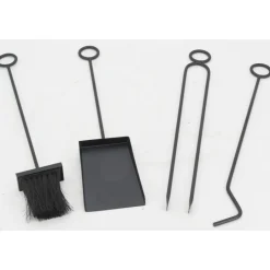 AUBRY GASPARD - Porte-bûches + 4 accessoires de cheminée en métal noir