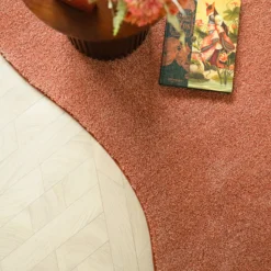 DÉCOWEB - Tapis contemporain de forme organique - influence - rose corail - 120 x 180 cm