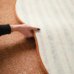 DÉCOWEB - Tapis contemporain de forme organique - influence - rose corail - 160 x 240 cm