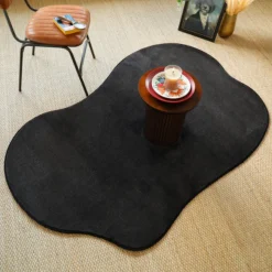 DÉCOWEB - Tapis contemporain de forme organique - hypnose - noir velours - 160 x 240 cm