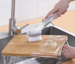 DOWNYPAWS - Brosse de nettoyage de cuisine 2 en 1 à long manche : avec distributeur d'éponge et brosse à vaisselle