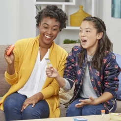 HASBRO GAMING - Taboo - enfants contre parents - jeu de societe de reflexion