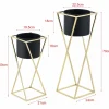 HELLOSHOP26 - Lot de 2 supports de plantes ensemble pot de fleur set cache-pot ensemble bac à fleurs vase métal tailles différentes doré no