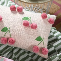 LOVELY CASA - Lovely casa - coussin avec cerises en relief pompons