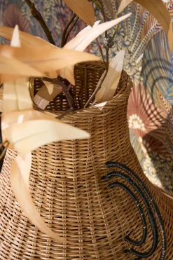 MICA DECORATIONS - Mica decorations - vase en rotin marron h43