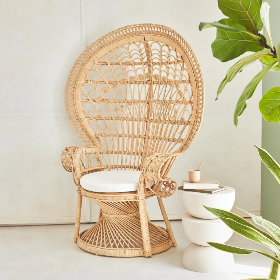 SWEEEK - Fauteuil vintage en rotin avec coussin d'assise. Mahe. L 110 x p 60 x h150cm