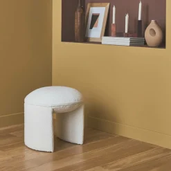 SWEEEK - Tabouret. Pouf bouclette texturée blanche l 44 x p 44 x h 42cm -shawn