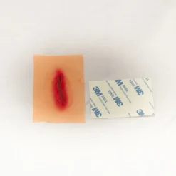 URBAN LIVING - Maquillage d'halloween - cicatrice avec épingle - rouge