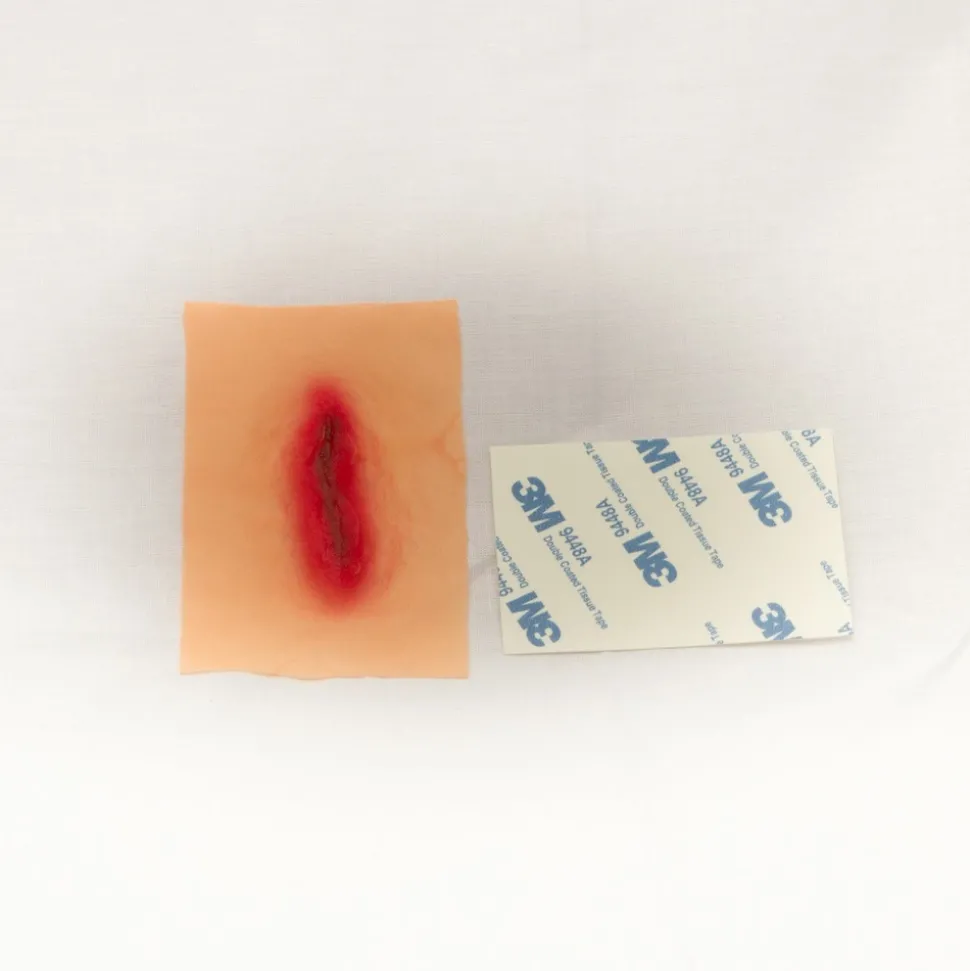 URBAN LIVING - Maquillage d'halloween - cicatrice avec épingle - rouge